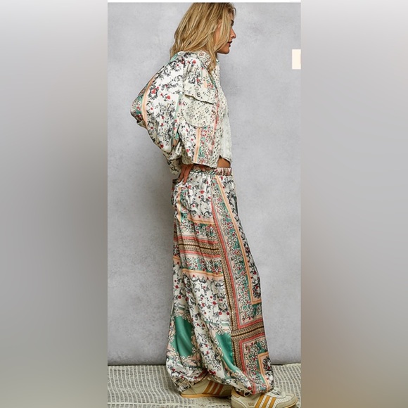 POL Floral Print Top or Jacket and Jogger Pant Set - Picture 4 of 7